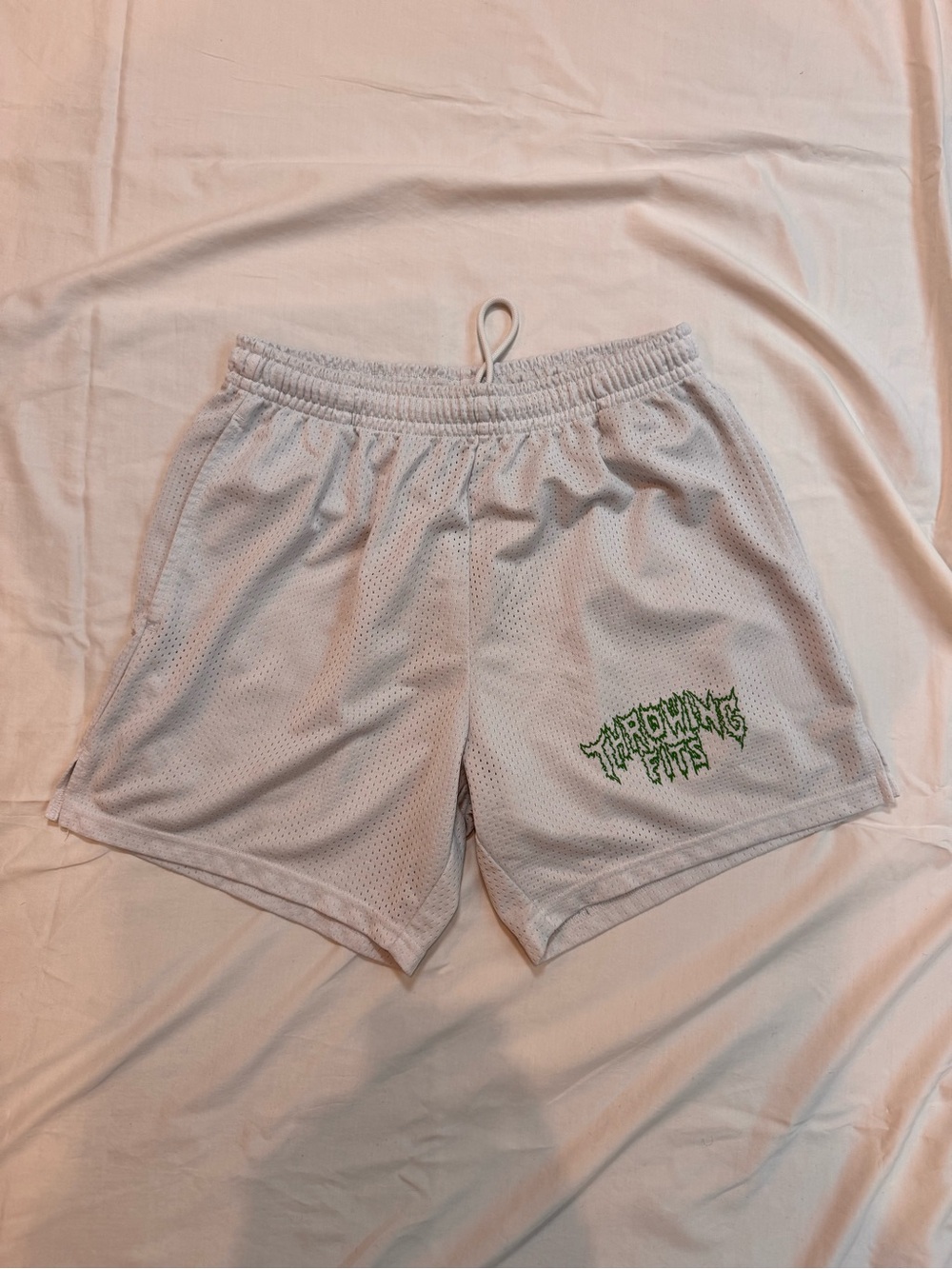 Throwing Fits Pod Shorts - L (white)